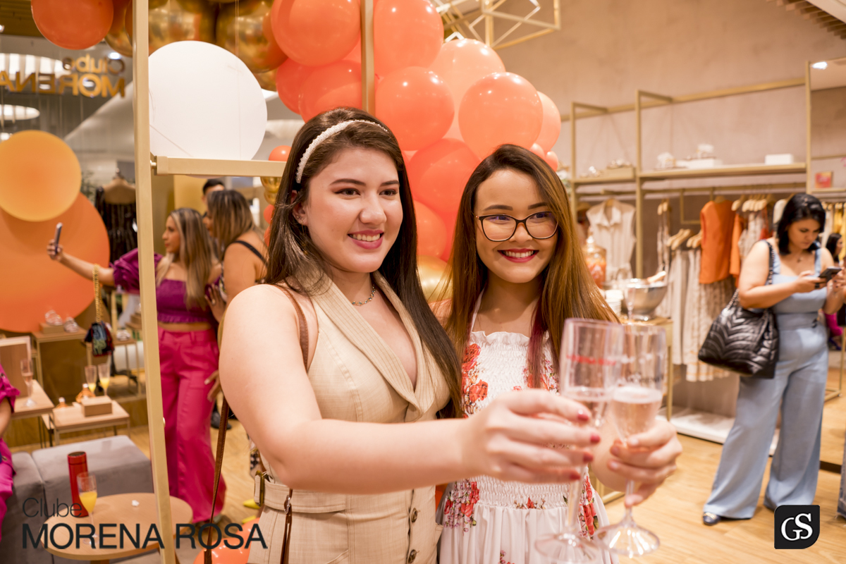 Dando as boas-vindas a uma nova estação, a Clube Morena Rosa BELEM PA BOULEVARD SHOPPING nova coleção,  vibre as cores que existem em você. Em um mix complementar de cores vibrantes e estampas exclusivas que trazem o frescor da temporada,