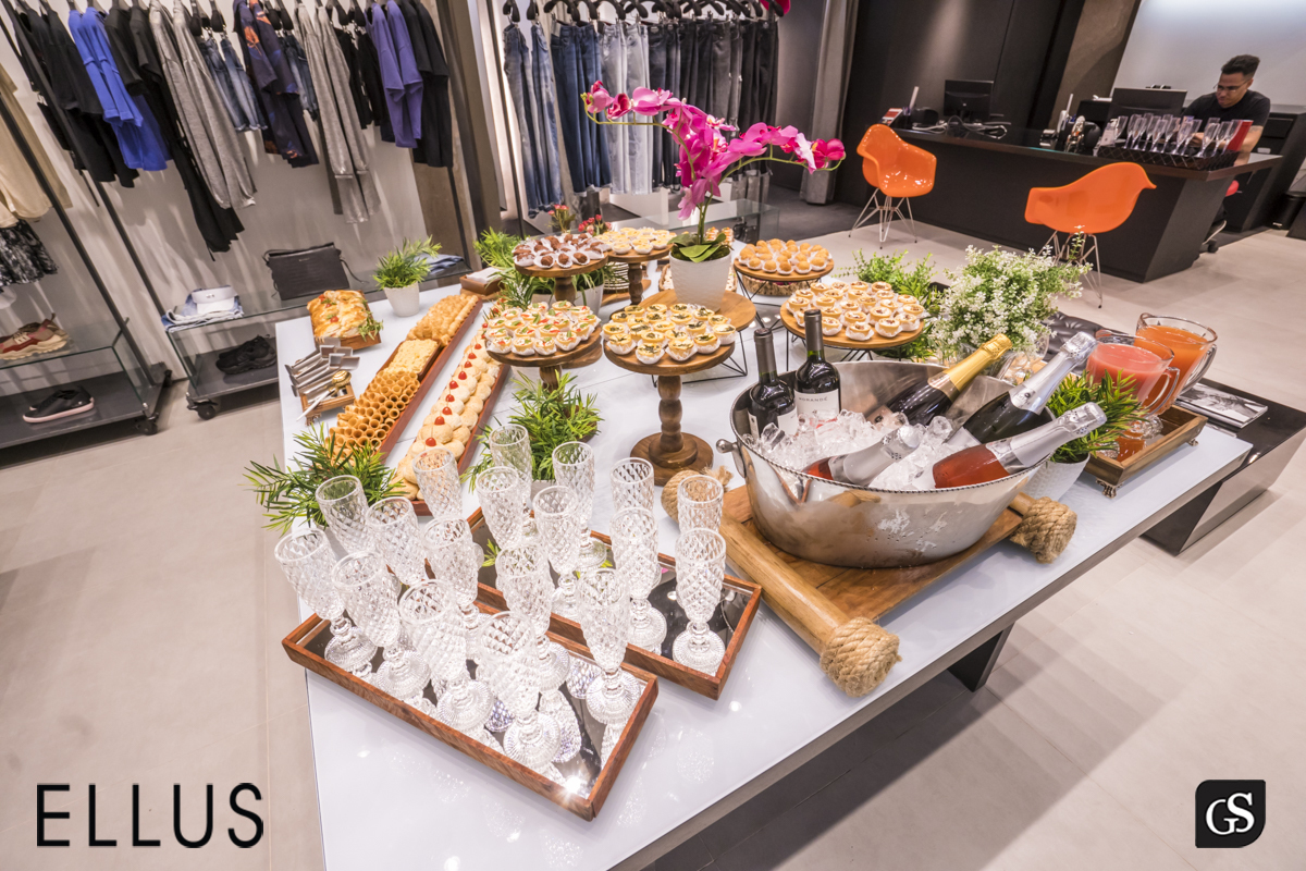 A Ellus foi criada em 1972 pelo empresário Nelson Alvarenga e hoje comercializa suas peças de estilo urbano e jovem em suas lojas espalhadas por todo o Brasil,BOULEVARD SHOPPING BELEM PA