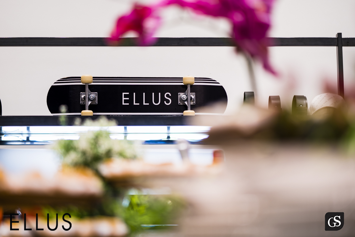 A Ellus foi criada em 1972 pelo empresário Nelson Alvarenga e hoje comercializa suas peças de estilo urbano e jovem em suas lojas espalhadas por todo o Brasil,BOULEVARD SHOPPING BELEM PA