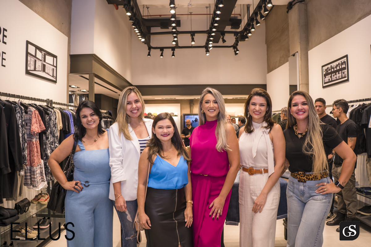 A Ellus foi criada em 1972 pelo empresário Nelson Alvarenga e hoje comercializa suas peças de estilo urbano e jovem em suas lojas espalhadas por todo o Brasil,BOULEVARD SHOPPING BELEM PA
