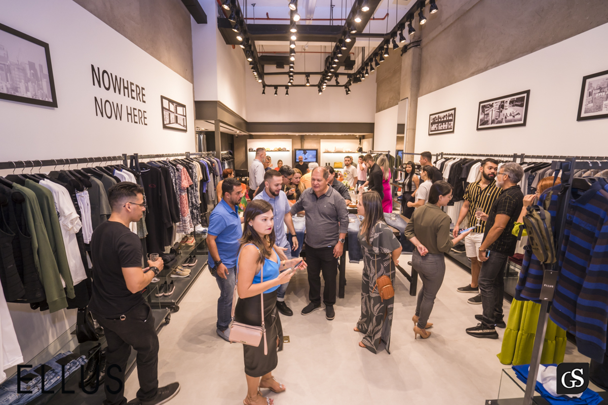 A Ellus foi criada em 1972 pelo empresário Nelson Alvarenga e hoje comercializa suas peças de estilo urbano e jovem em suas lojas espalhadas por todo o Brasil,BOULEVARD SHOPPING BELEM PA