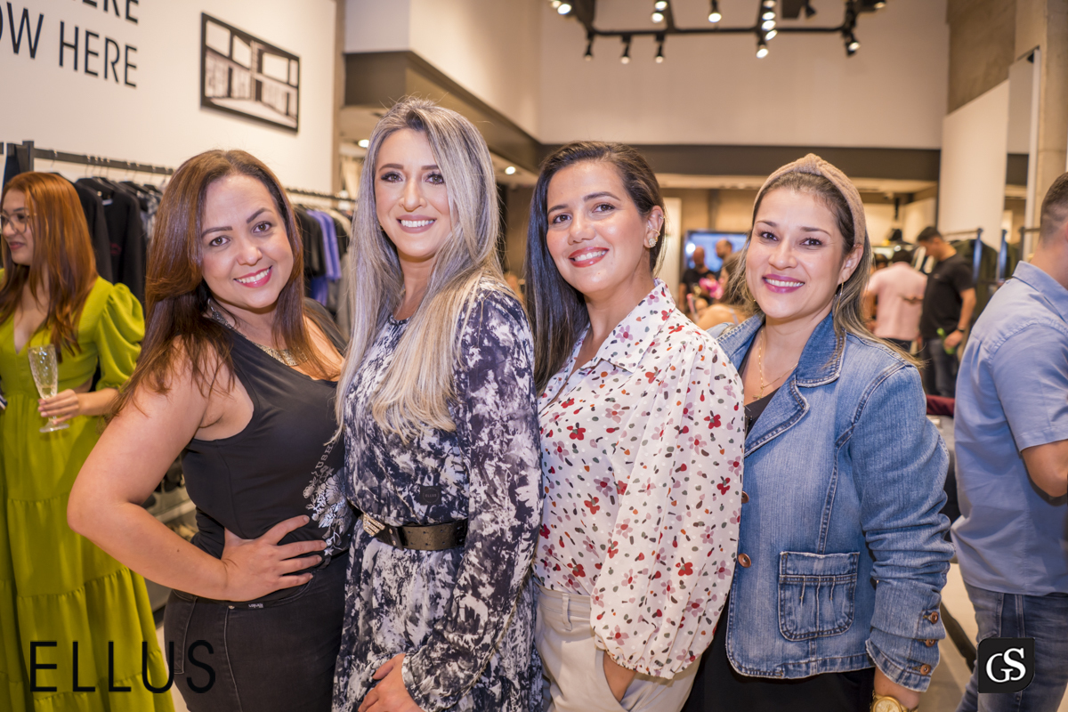 A Ellus foi criada em 1972 pelo empresário Nelson Alvarenga e hoje comercializa suas peças de estilo urbano e jovem em suas lojas espalhadas por todo o Brasil,BOULEVARD SHOPPING BELEM PA