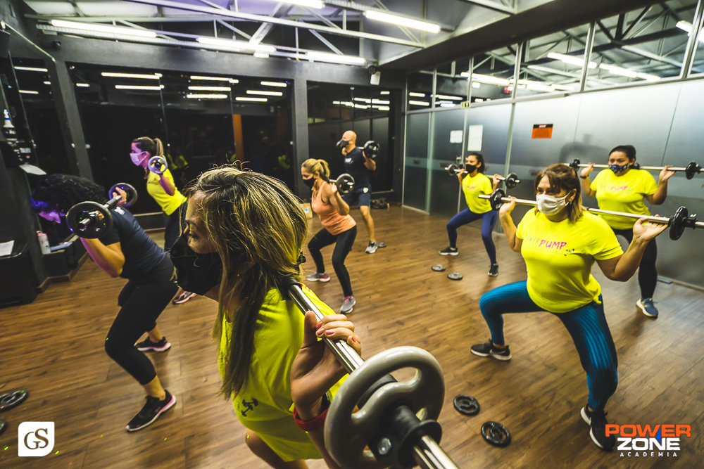 fotografo gui Sampaio na academia em belem power zone aula funcional e power pump com professora Juliana
