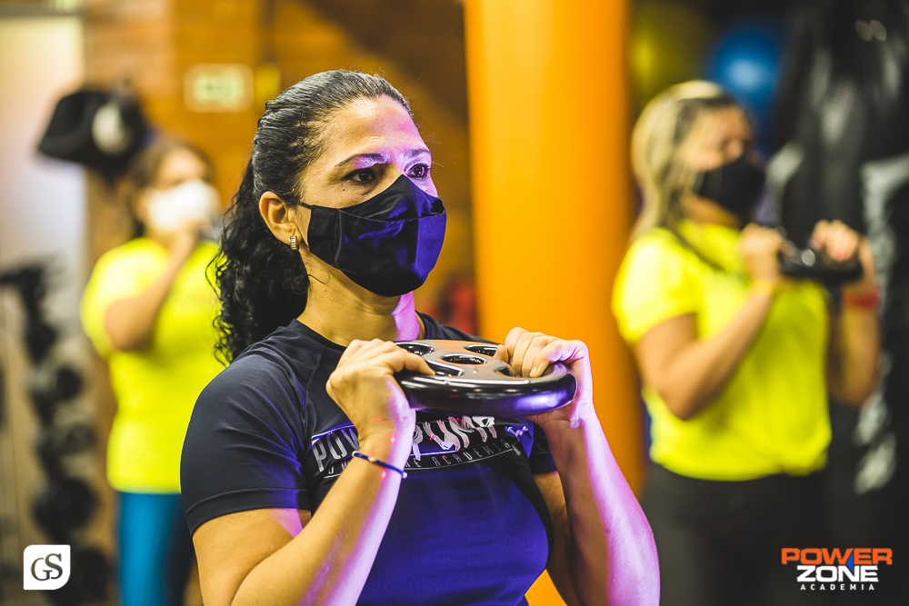 fotografo gui Sampaio na academia em belem power zone aula funcional e power pump com professora Juliana