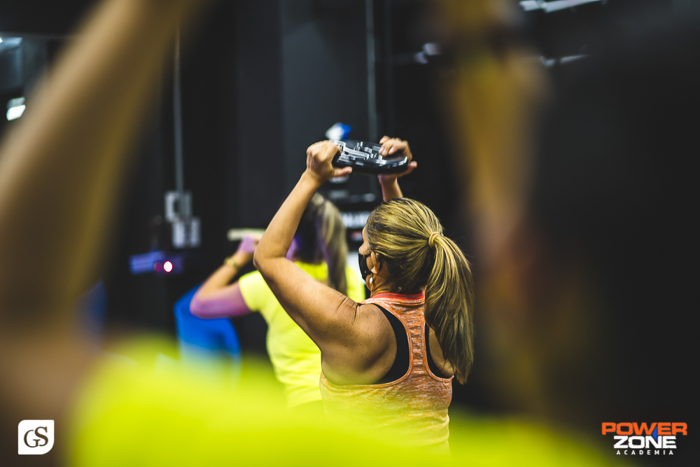 fotografo gui Sampaio na academia em belem power zone aula funcional e power pump com professora Juliana
