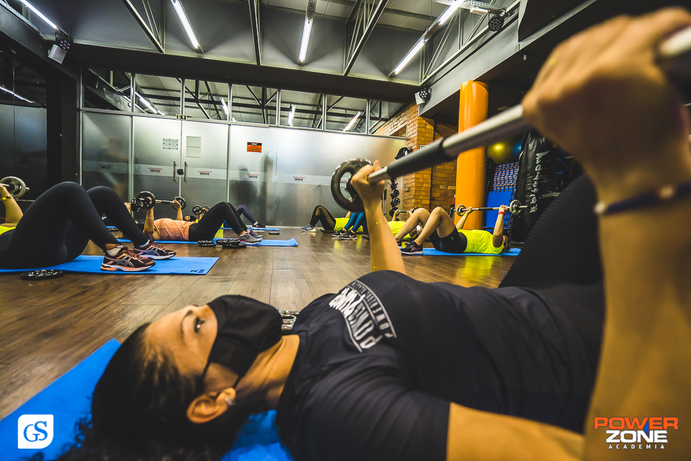 fotografo gui Sampaio na academia em belem power zone aula funcional e power pump com professora Juliana