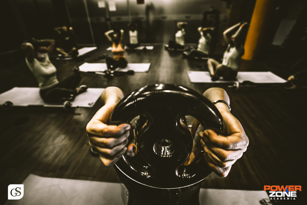 fotografo gui Sampaio na academia em belem power zone aula funcional e power pump com professora Juliana