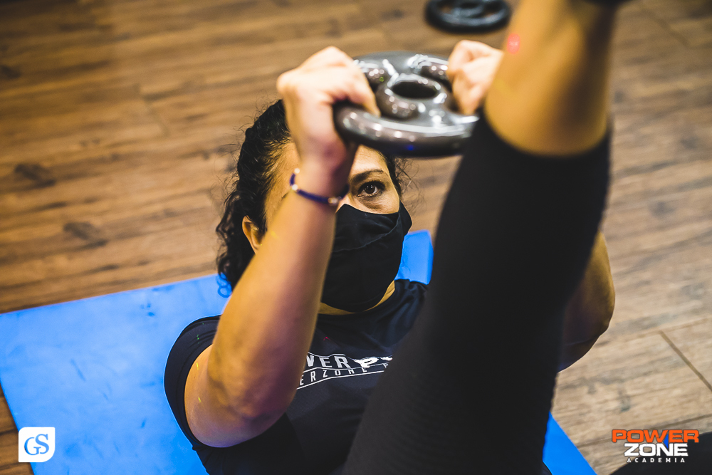 fotografo gui Sampaio na academia em belem power zone aula funcional e power pump com professora Juliana