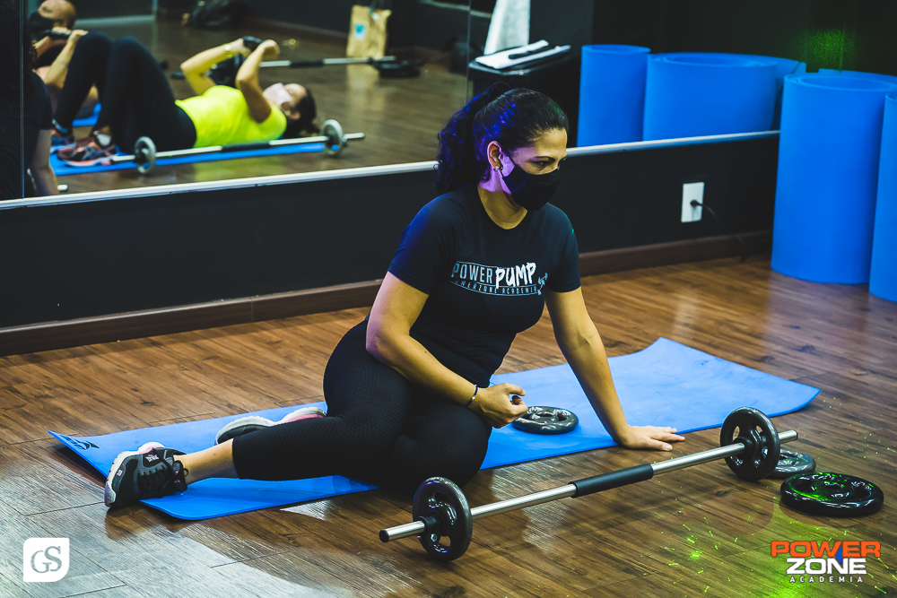 fotografo gui Sampaio na academia em belem power zone aula funcional e power pump com professora Juliana