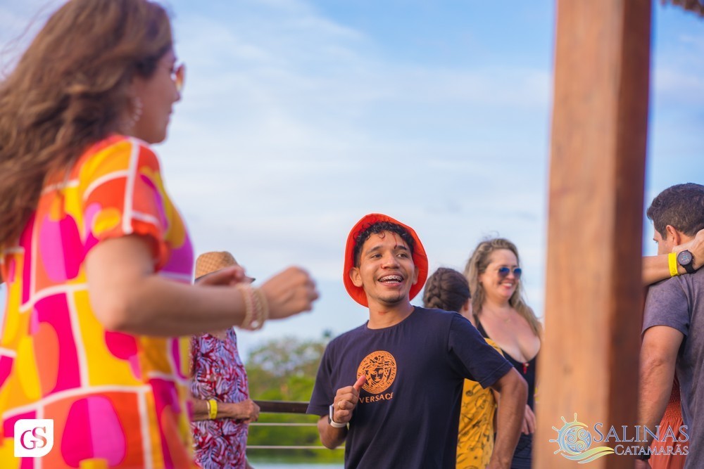 SUN SET SALINAS  CATAMARÃS SALINOPOLIS PARA CATAMARAN PRAIA BEACH PASSEIO POR DO SOL FESTA HALLOWEEN MAR GENTE BONITA MULHERES FAMILIA LINDAS FOTOGRAFO PARAENSE GUI SAMPAIO FINAL DE TARDE AGRADAVEL TURISMO ALTO MAR FELICIDADE AMOR ALEGRIA FESTA BOA MUSICA