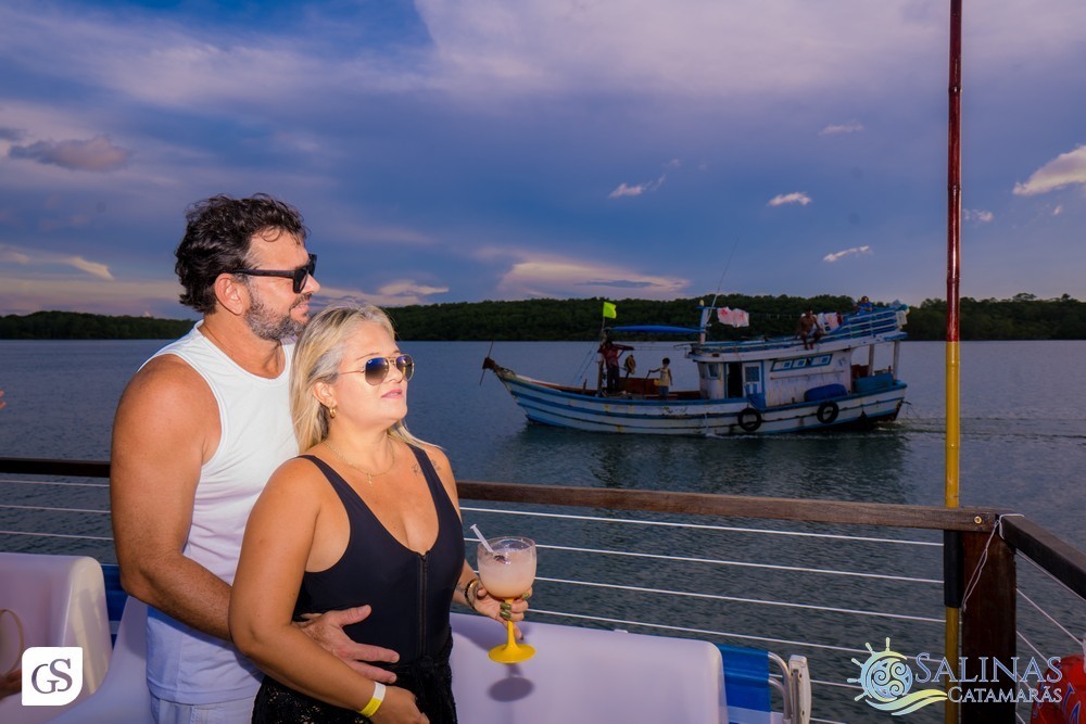 SUN SET SALINAS  CATAMARÃS SALINOPOLIS PARA CATAMARAN PRAIA BEACH PASSEIO POR DO SOL FESTA HALLOWEEN MAR GENTE BONITA MULHERES FAMILIA LINDAS FOTOGRAFO PARAENSE GUI SAMPAIO FINAL DE TARDE AGRADAVEL TURISMO ALTO MAR FELICIDADE AMOR ALEGRIA FESTA BOA MUSICA