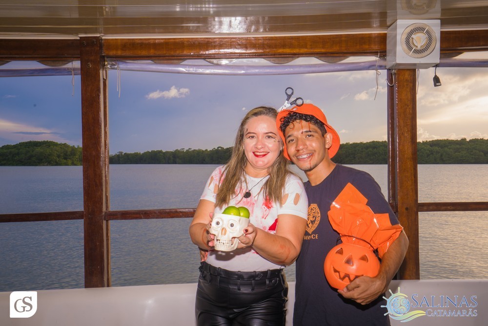 SUN SET SALINAS  CATAMARÃS SALINOPOLIS PARA CATAMARAN PRAIA BEACH PASSEIO POR DO SOL FESTA HALLOWEEN MAR GENTE BONITA MULHERES FAMILIA LINDAS FOTOGRAFO PARAENSE GUI SAMPAIO FINAL DE TARDE AGRADAVEL TURISMO ALTO MAR FELICIDADE AMOR ALEGRIA FESTA BOA MUSICA