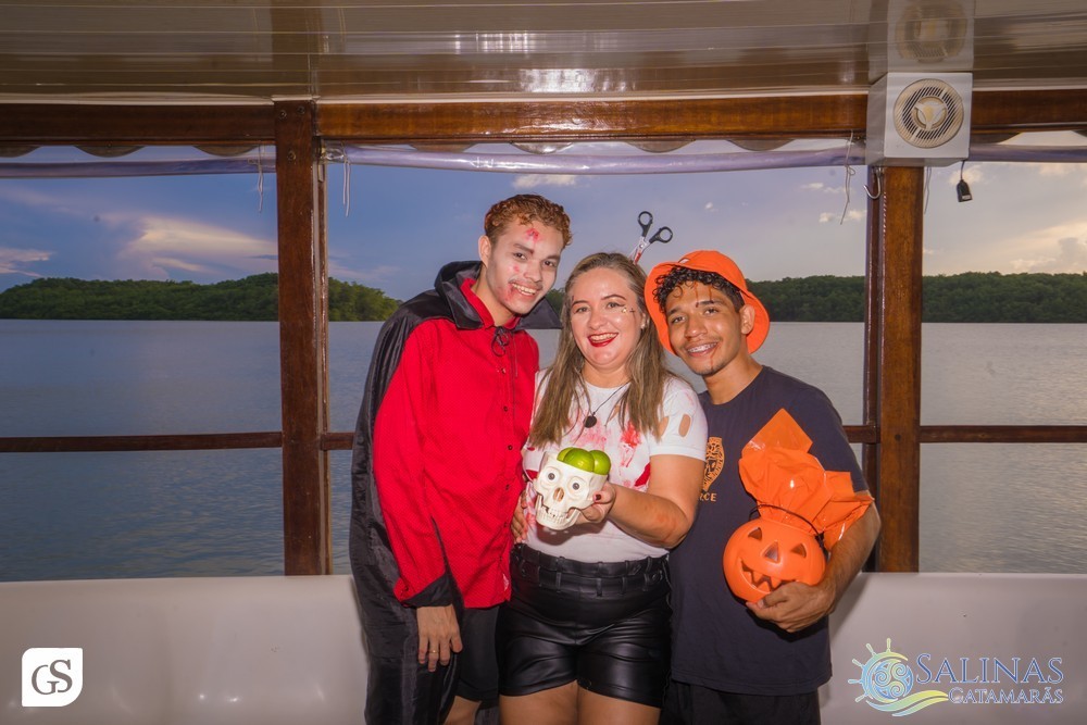 SUN SET SALINAS  CATAMARÃS SALINOPOLIS PARA CATAMARAN PRAIA BEACH PASSEIO POR DO SOL FESTA HALLOWEEN MAR GENTE BONITA MULHERES FAMILIA LINDAS FOTOGRAFO PARAENSE GUI SAMPAIO FINAL DE TARDE AGRADAVEL TURISMO ALTO MAR FELICIDADE AMOR ALEGRIA FESTA BOA MUSICA