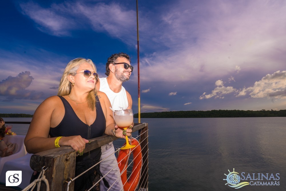 SUN SET SALINAS  CATAMARÃS SALINOPOLIS PARA CATAMARAN PRAIA BEACH PASSEIO POR DO SOL FESTA HALLOWEEN MAR GENTE BONITA MULHERES FAMILIA LINDAS FOTOGRAFO PARAENSE GUI SAMPAIO FINAL DE TARDE AGRADAVEL TURISMO ALTO MAR FELICIDADE AMOR ALEGRIA FESTA BOA MUSICA