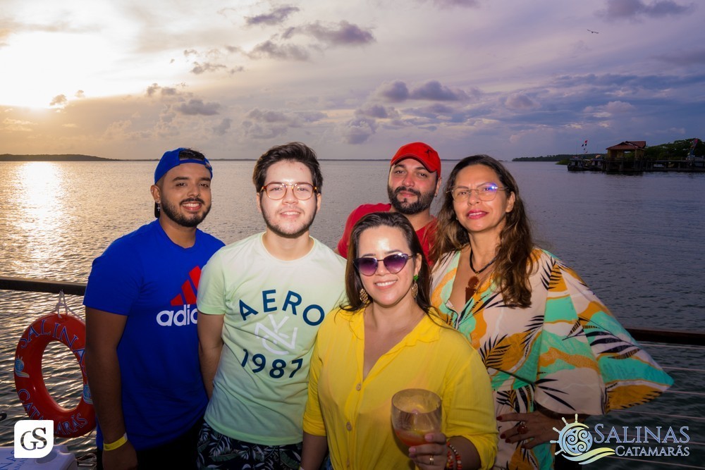 SUN SET SALINAS  CATAMARÃS SALINOPOLIS PARA CATAMARAN PRAIA BEACH PASSEIO POR DO SOL FESTA HALLOWEEN MAR GENTE BONITA MULHERES FAMILIA LINDAS FOTOGRAFO PARAENSE GUI SAMPAIO FINAL DE TARDE AGRADAVEL TURISMO ALTO MAR FELICIDADE AMOR ALEGRIA FESTA BOA MUSICA