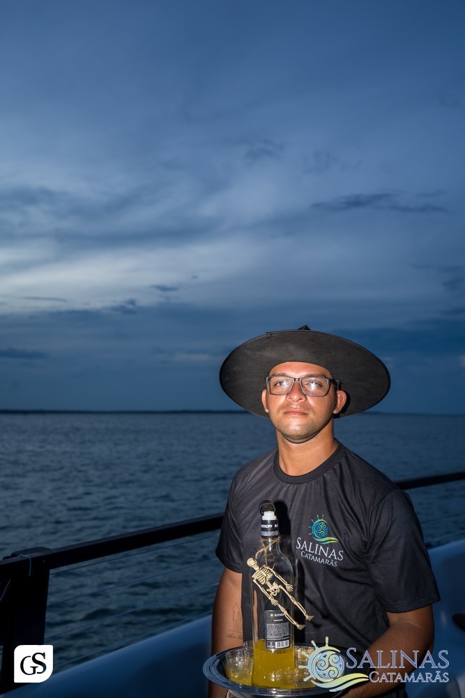 SUN SET SALINAS  CATAMARÃS SALINOPOLIS PARA CATAMARAN PRAIA BEACH PASSEIO POR DO SOL FESTA HALLOWEEN MAR GENTE BONITA MULHERES FAMILIA LINDAS FOTOGRAFO PARAENSE GUI SAMPAIO FINAL DE TARDE AGRADAVEL TURISMO ALTO MAR FELICIDADE AMOR ALEGRIA FESTA BOA MUSICA