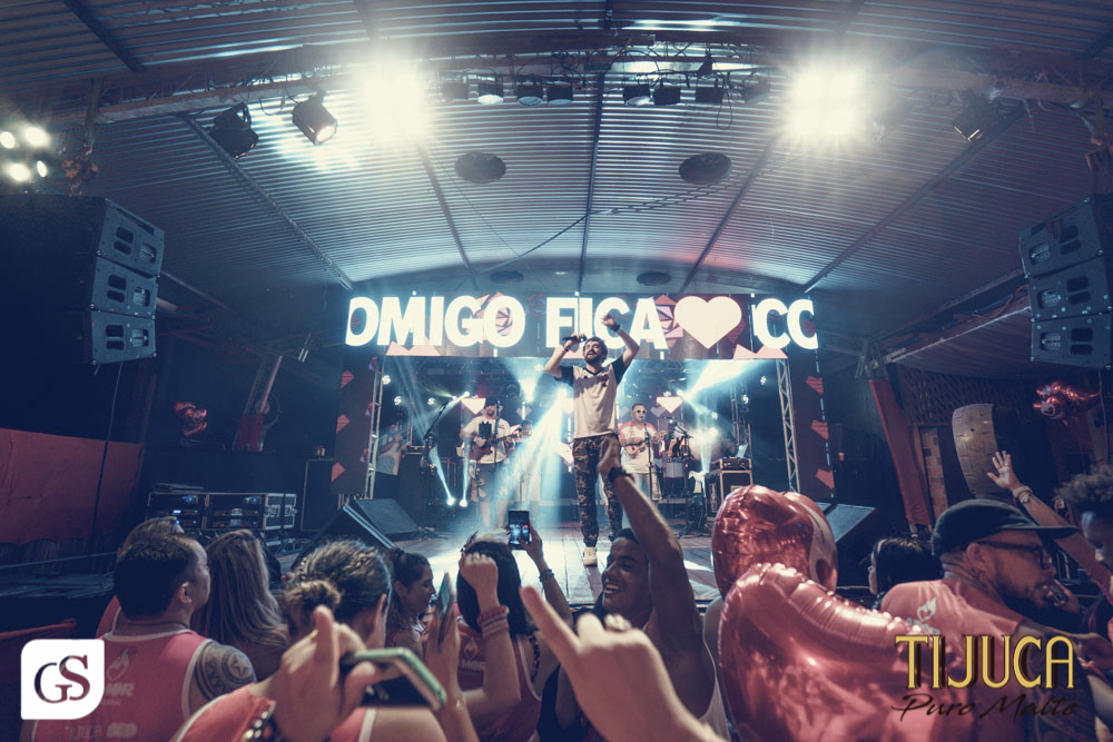 bloco FICA COMIGO carnaval 2022 belem para patrocínio cerveja Tijuca puro malte fotografo paraense Gui Sampaio shows e eventos por belem mulheres bonitas paraenses  folia