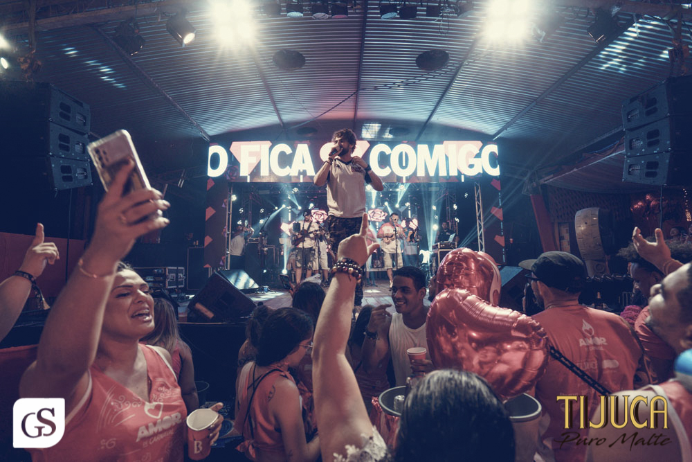 bloco FICA COMIGO carnaval 2022 belem para patrocínio cerveja Tijuca puro malte fotografo paraense Gui Sampaio shows e eventos por belem mulheres bonitas paraenses  folia