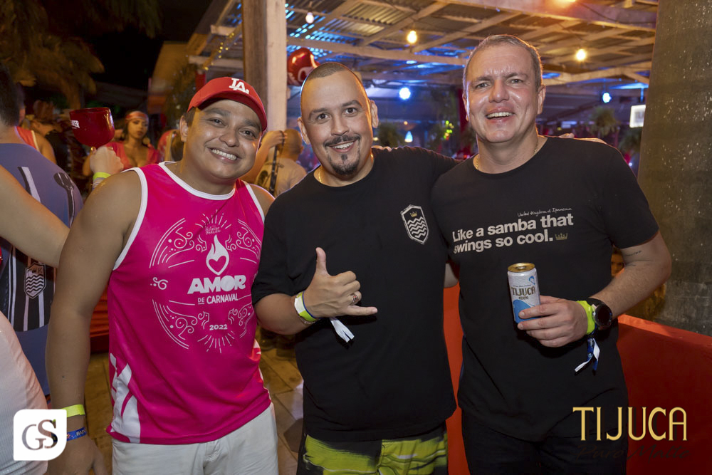 bloco FICA COMIGO carnaval 2022 belem para patrocínio cerveja Tijuca puro malte fotografo paraense Gui Sampaio shows e eventos por belem mulheres bonitas paraenses  folia