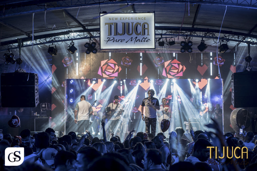 bloco FICA COMIGO carnaval 2022 belem para patrocínio cerveja Tijuca puro malte fotografo paraense Gui Sampaio shows e eventos por belem mulheres bonitas paraenses  folia