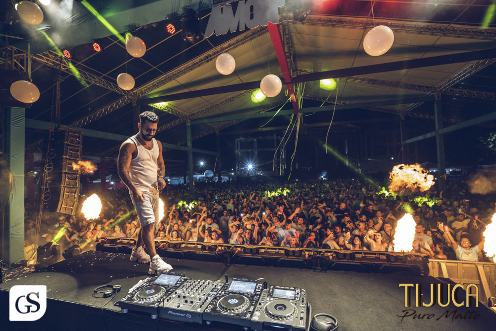 Roma eventos bloco amor em Roma  carnaval 2022 belem para patrocínio cerveja Tijuca puro malte fotografo paraense Gui Sampaio shows e eventos por belem mulheres bonitas paraenses  folia 