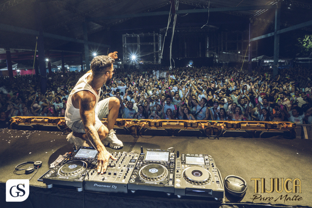 Roma eventos bloco amor em Roma  carnaval 2022 belem para patrocínio cerveja Tijuca puro malte fotografo paraense Gui Sampaio shows e eventos por belem mulheres bonitas paraenses  folia 