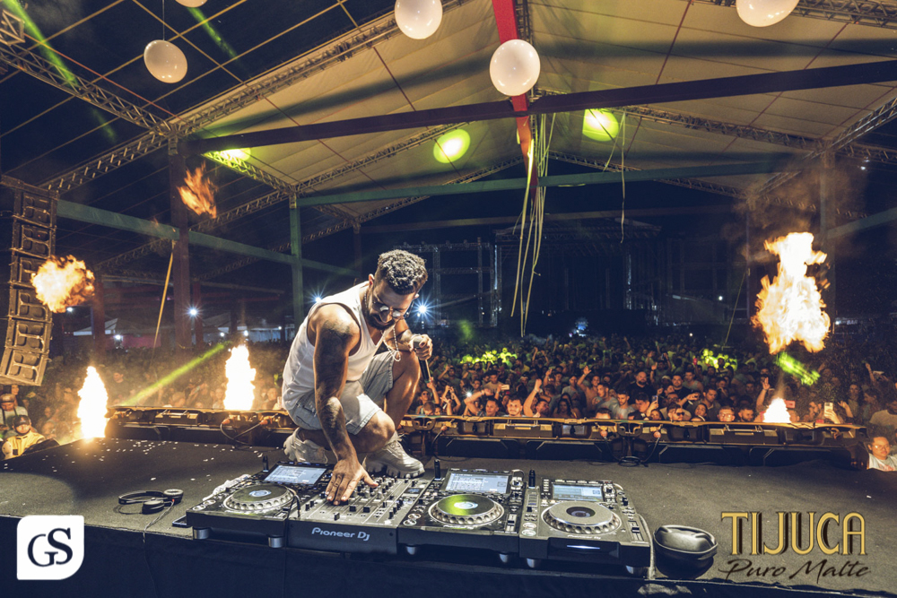 Roma eventos bloco amor em Roma  carnaval 2022 belem para patrocínio cerveja Tijuca puro malte fotografo paraense Gui Sampaio shows e eventos por belem mulheres bonitas paraenses  folia 