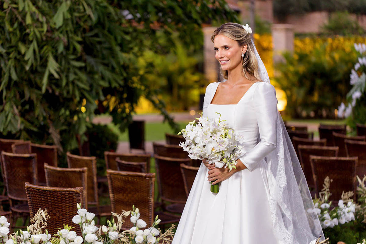 noiva segurando o buque, fotografo de casamento ribeirão preto