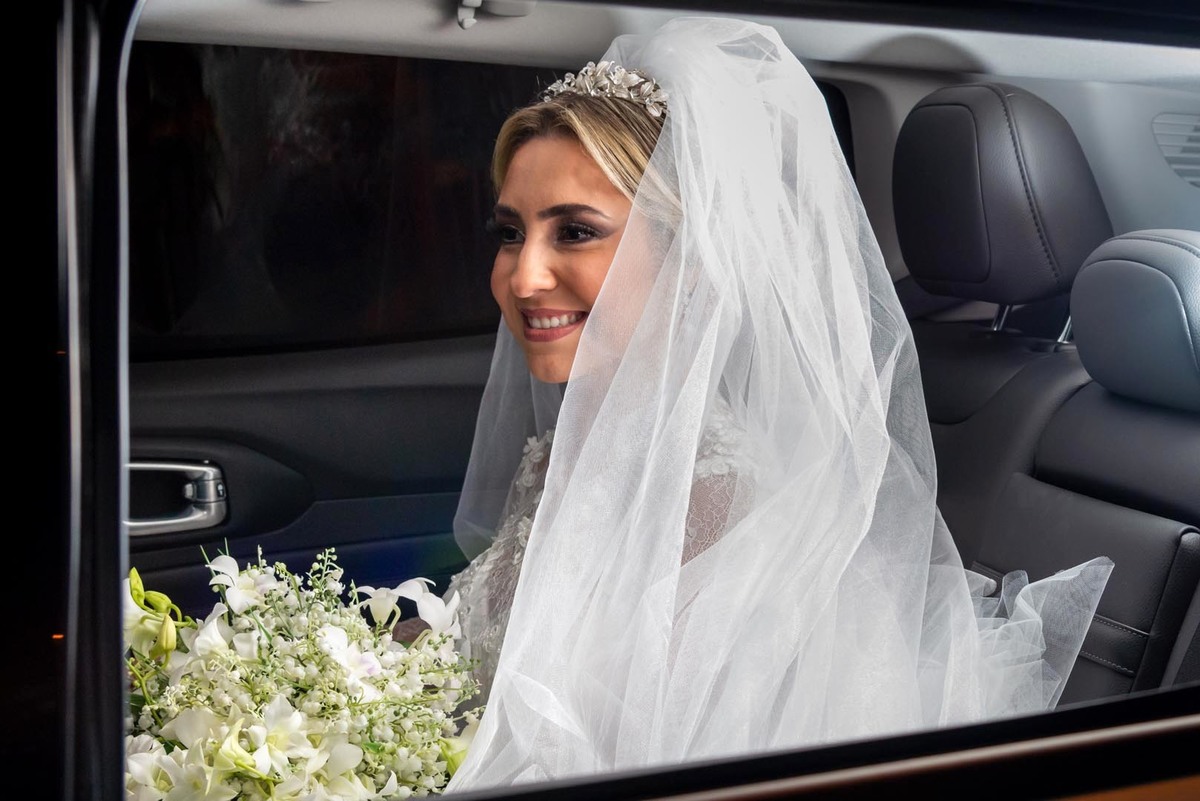 noiva no carro