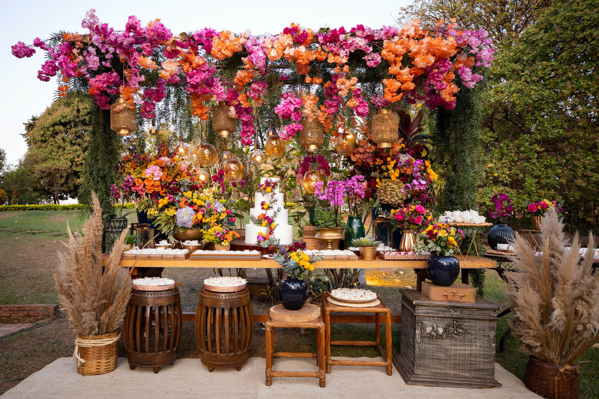 mesa de bolo dos noivos Chácara Dona Amélia – Uberaba/MG