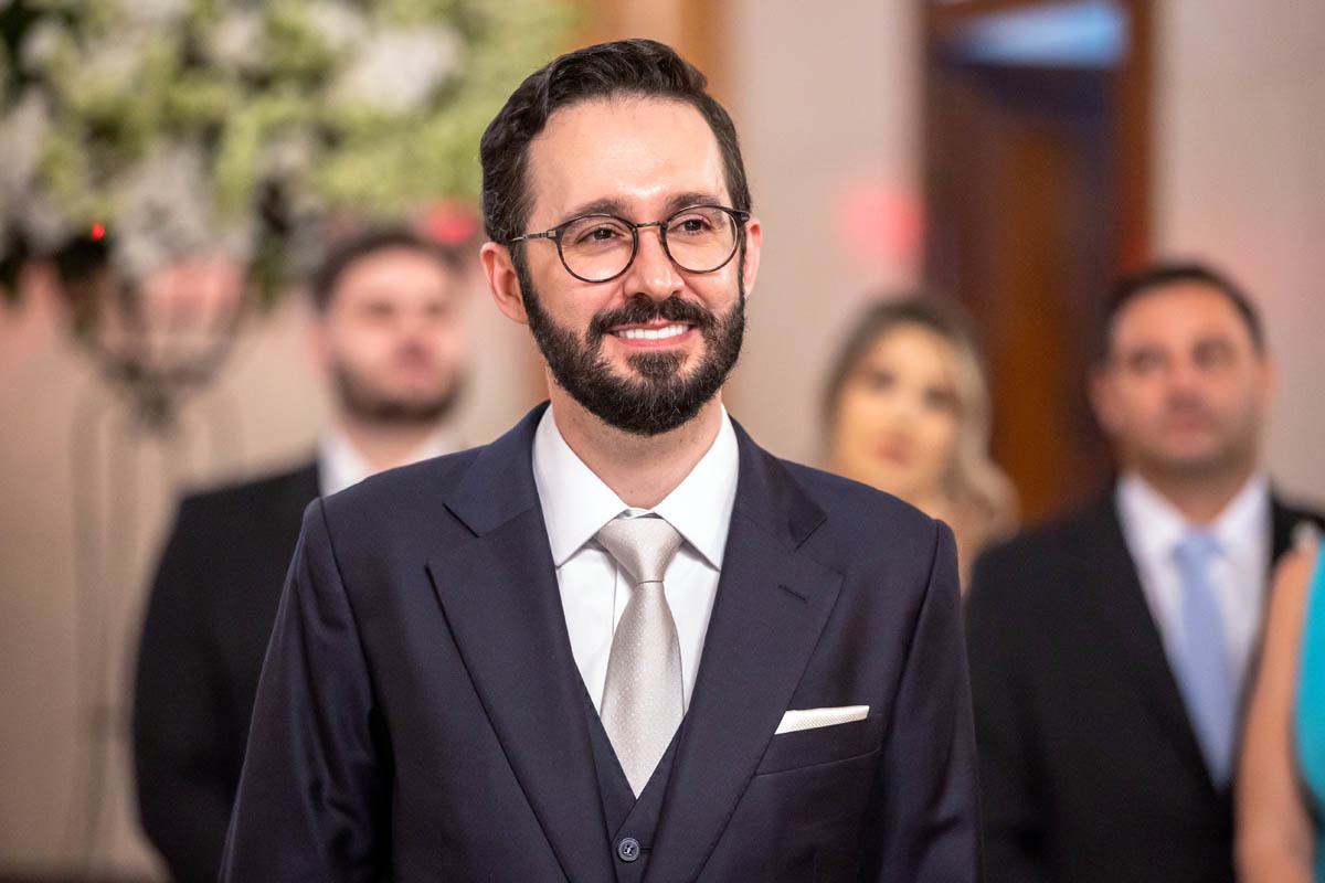 noivo aguardando a noiva na igreja matriz em mococa
