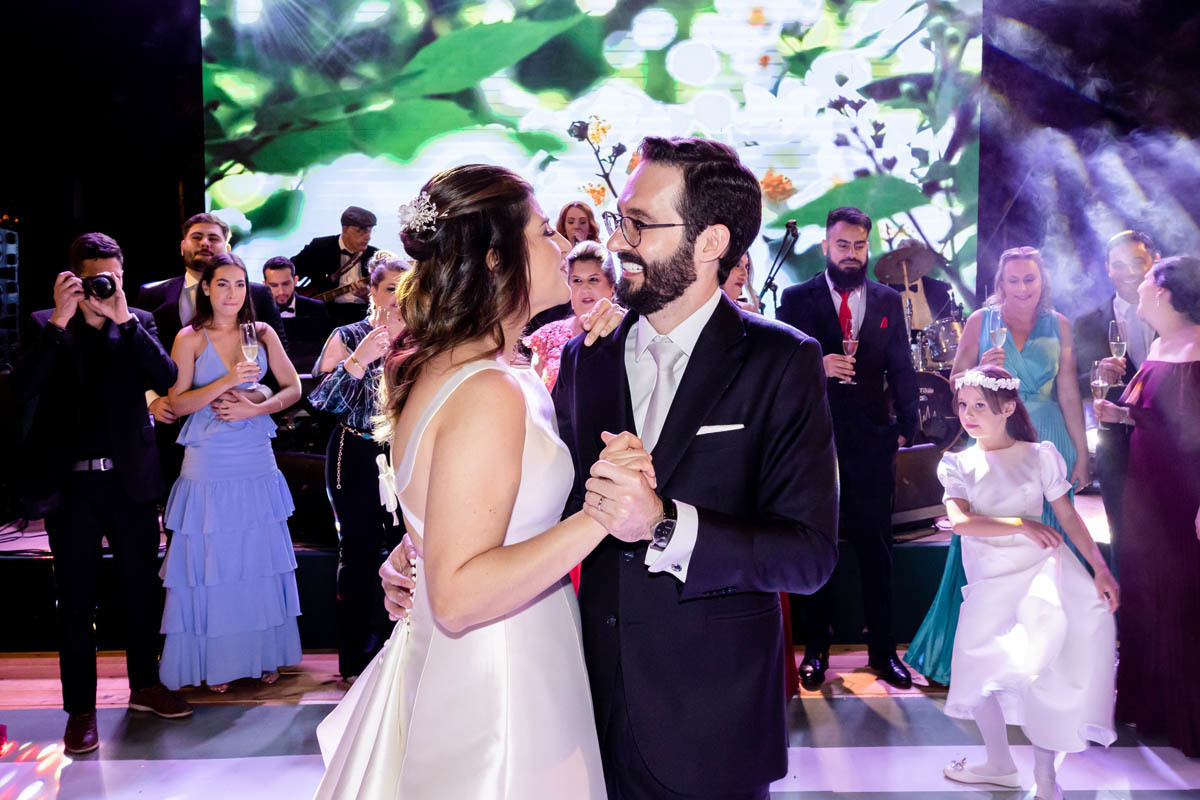 dança noivos na recepção do casamento no Happy Day Festas Mococa SP