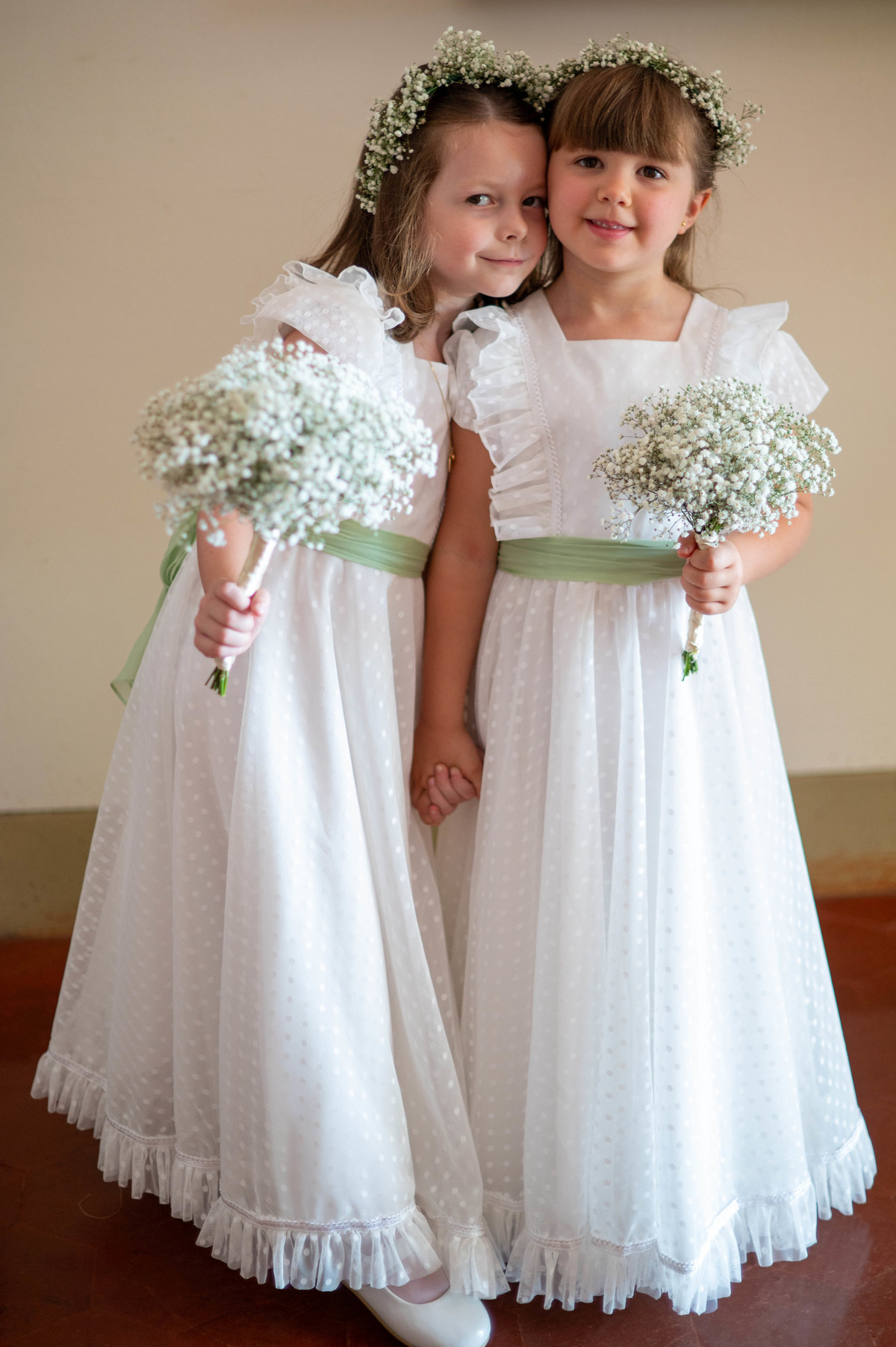 daminhas lindas no casamento capela estigmatinos