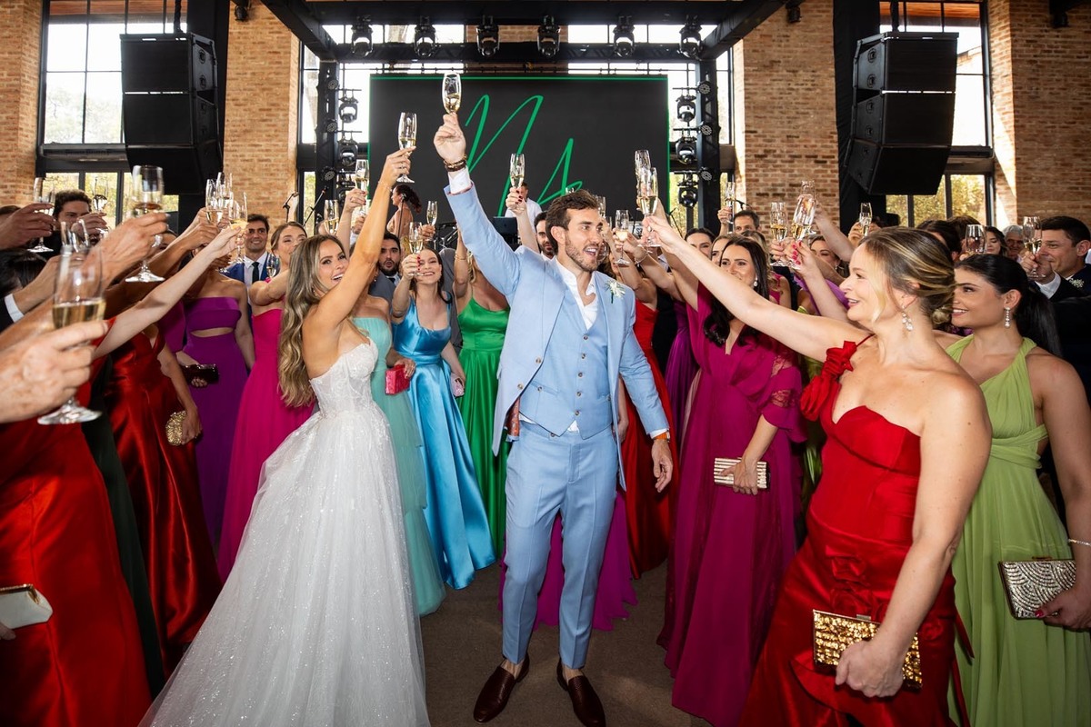 brinde dos noivos no espaço loy