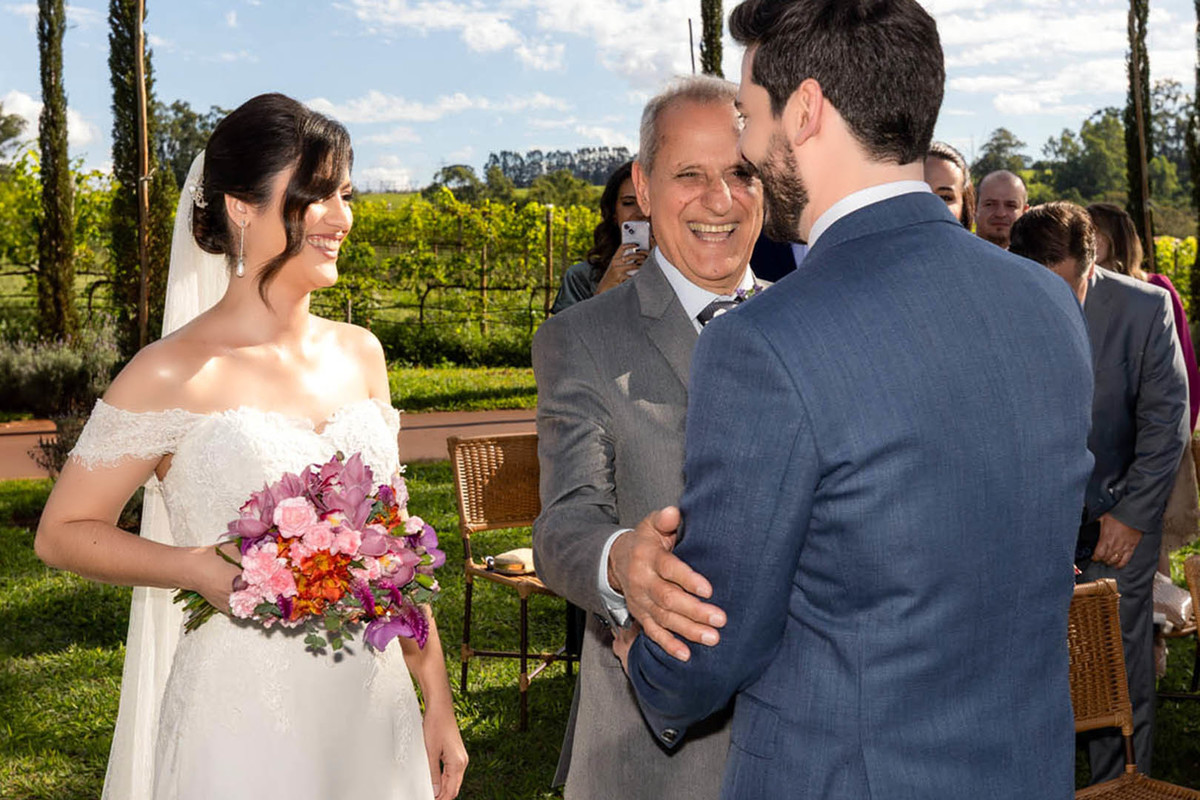 cumprimentos pai da noiva com o noivo