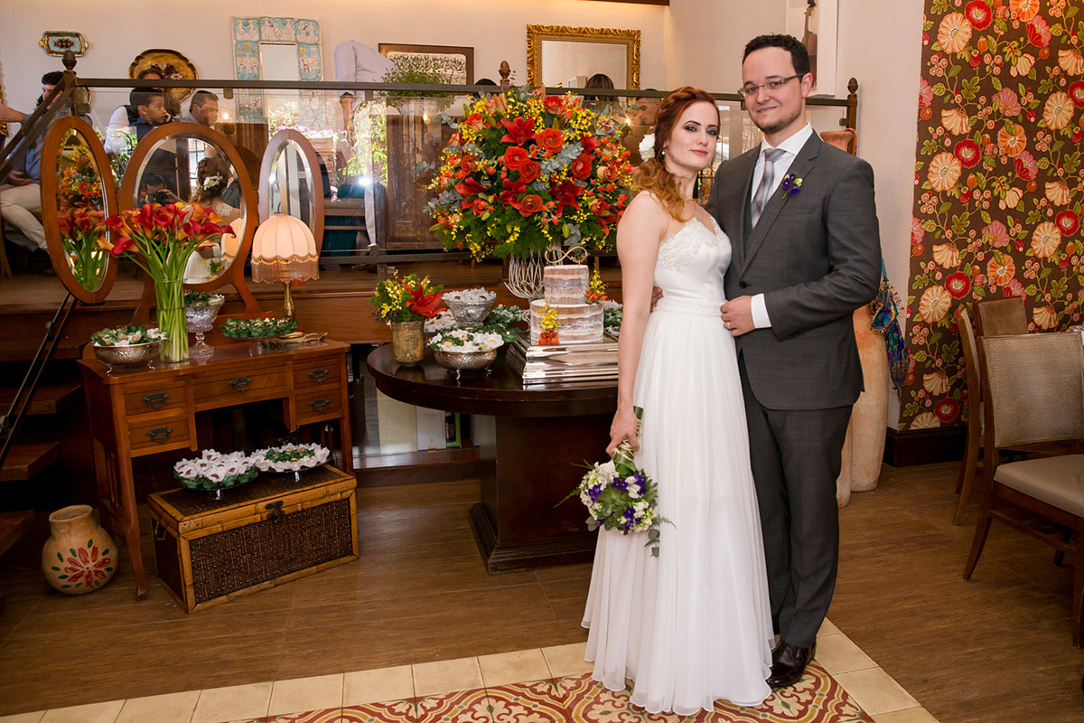 fotos dos noivos na mesa do bolo, ristorante Amici, Ribeirão Preto, São Paulo