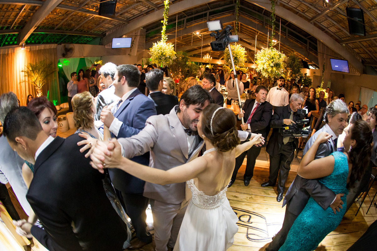dança dos noivos diferente no casamento de Matheus e Eliete no Espaço Uirapuru em Ribeirão Preto