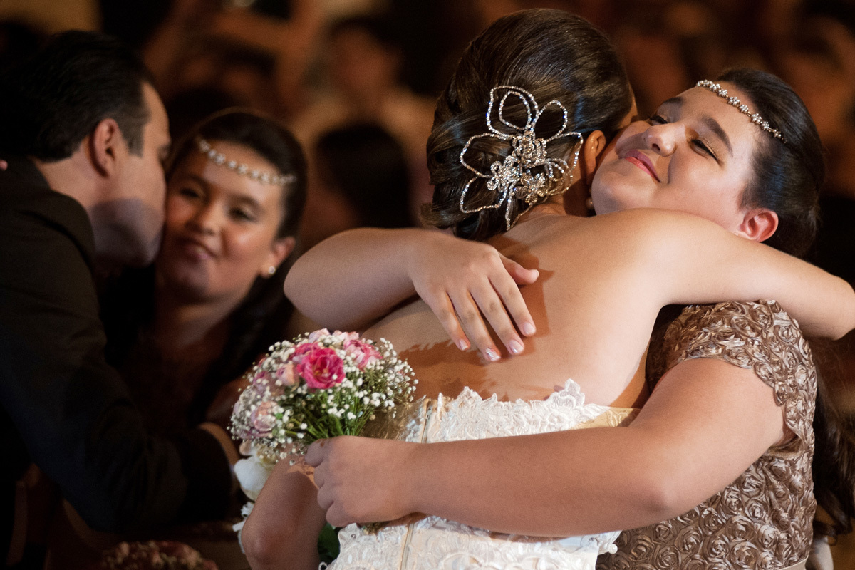 abraços nos pajem no casamento em Ribeirão Preto