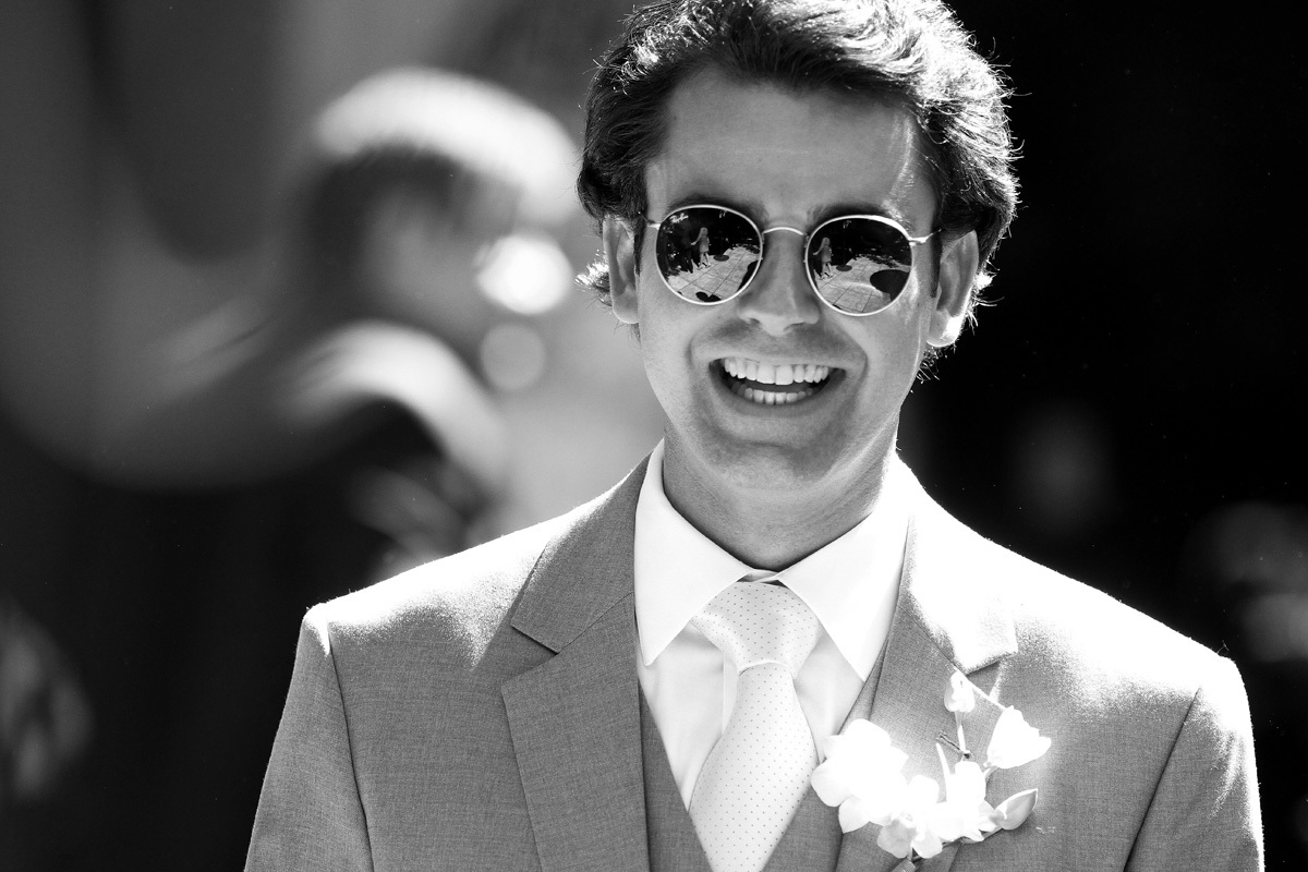 noivo todo estiloso para o casamento no Amici Ristorante em Ribeirão Preto, interior de São Paulo