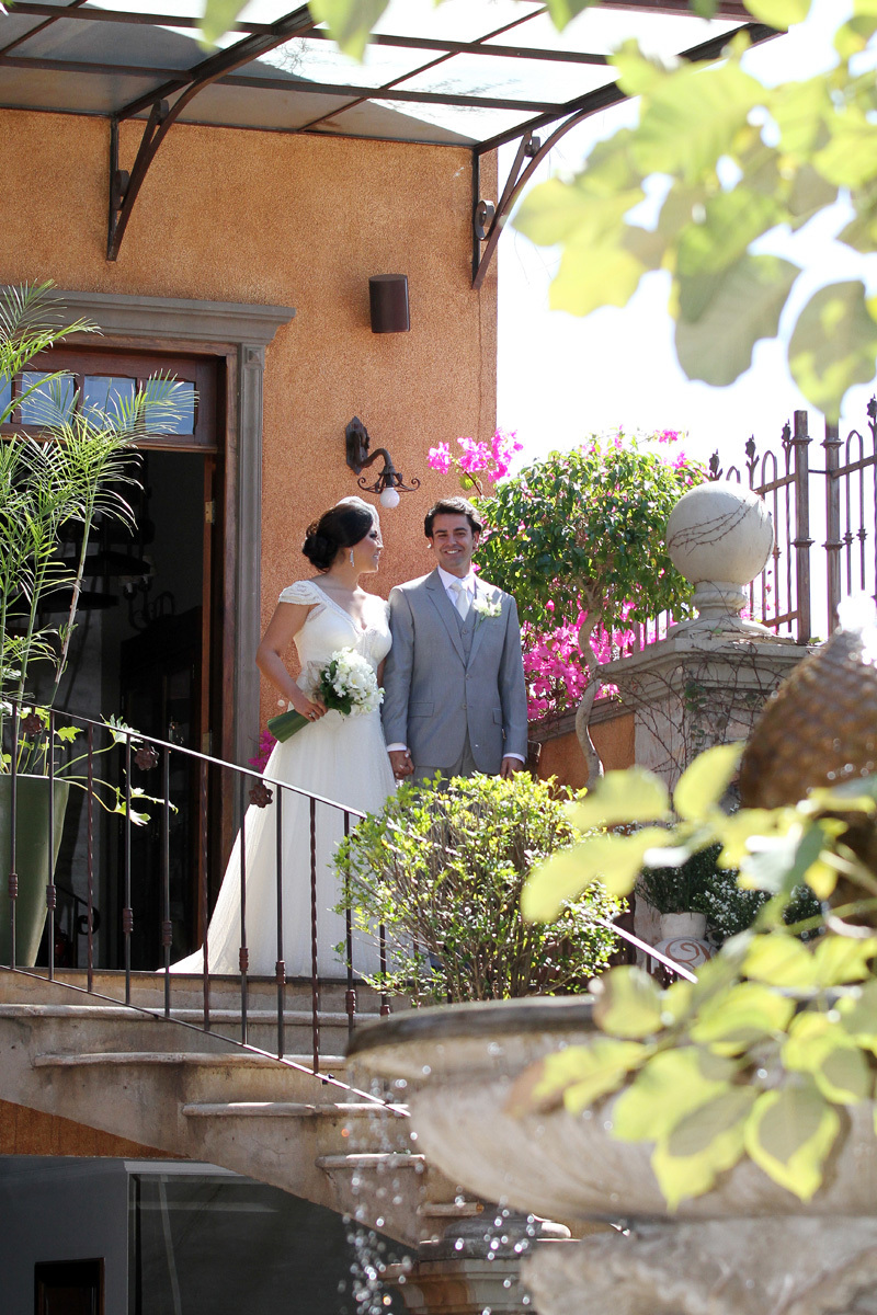 Noivo e noiva entraram no casamento juntos