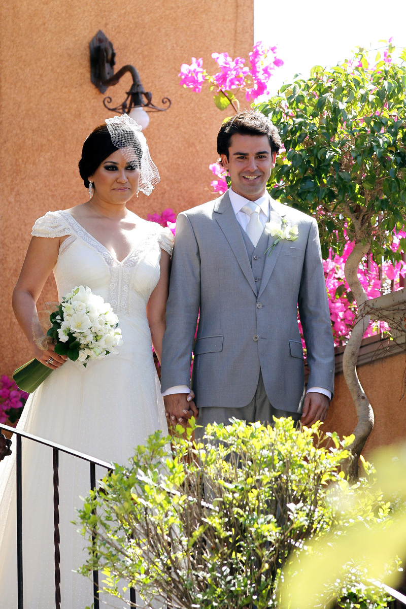 Angela Okano e João Paulo em sua celebração de casamento realizada no restaurante Amici
