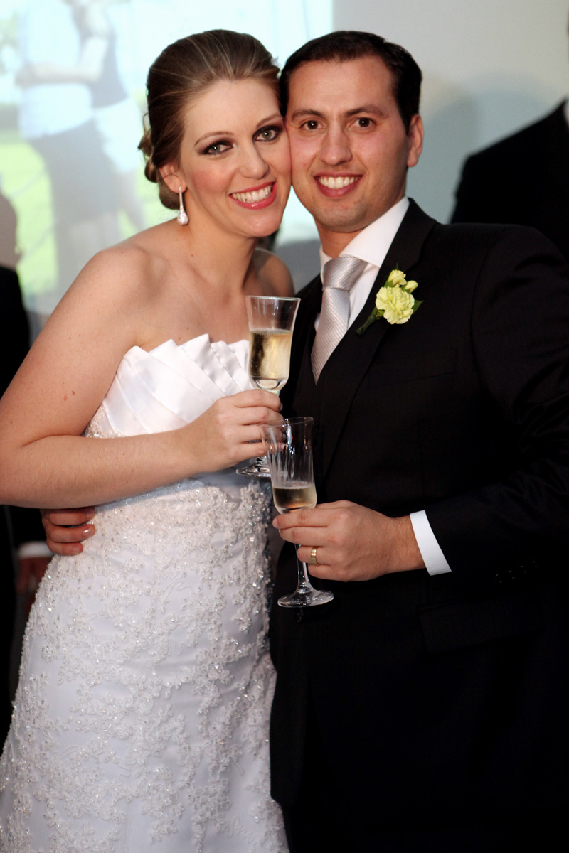 brinde dos noivos Ana Lúcia e Eduardo Grasso na festa de Casamento em Ribeirão Preto - SP