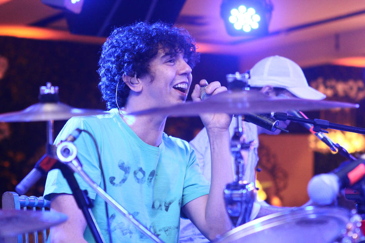 Sambô animou a festa de casamento da Juliana e do Fábio no Renato Aguiar, nesta foto Sandamí nos vocais.