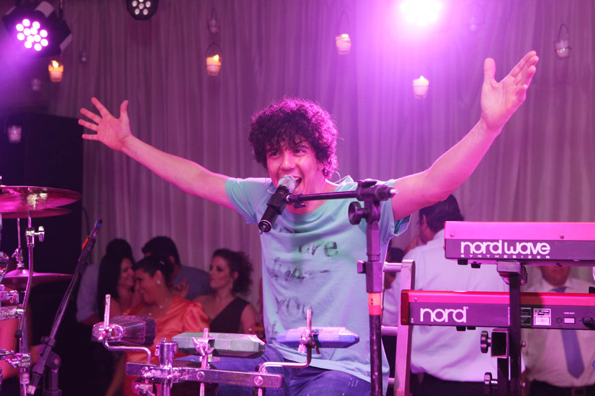 Sandamí nos vocais da festa de casamento da Juliana e do Fábio