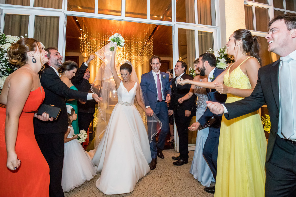 Casamento Gabrielle e Guilherme - Espaço Golf Ribeirão Preto, Andrezza Minotto Makeup Studio, Ana Maria Boz Cerimonial, fotógrafo Ribeirão Preto, fotógrafo de Casamento Ribeirão Preto, Casamento interior paulista, chuva de arroz noiva