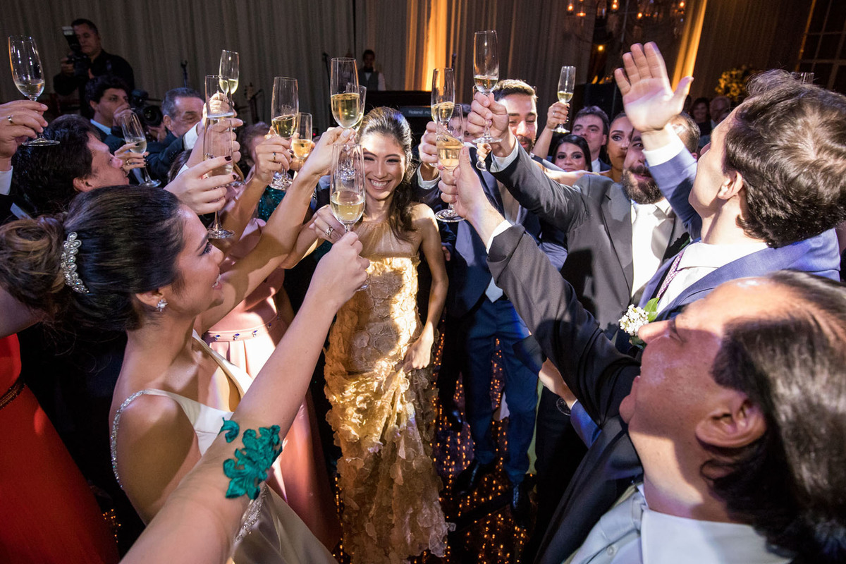 Casamento Gabrielle e Guilherme - Espaço Golf Ribeirão Preto, Andrezza Minotto Makeup Studio, Ana Maria Boz Cerimonial, fotógrafo Ribeirão Preto, fotógrafo de Casamento Ribeirão Preto, Casamento interior paulista, brinde noivos,