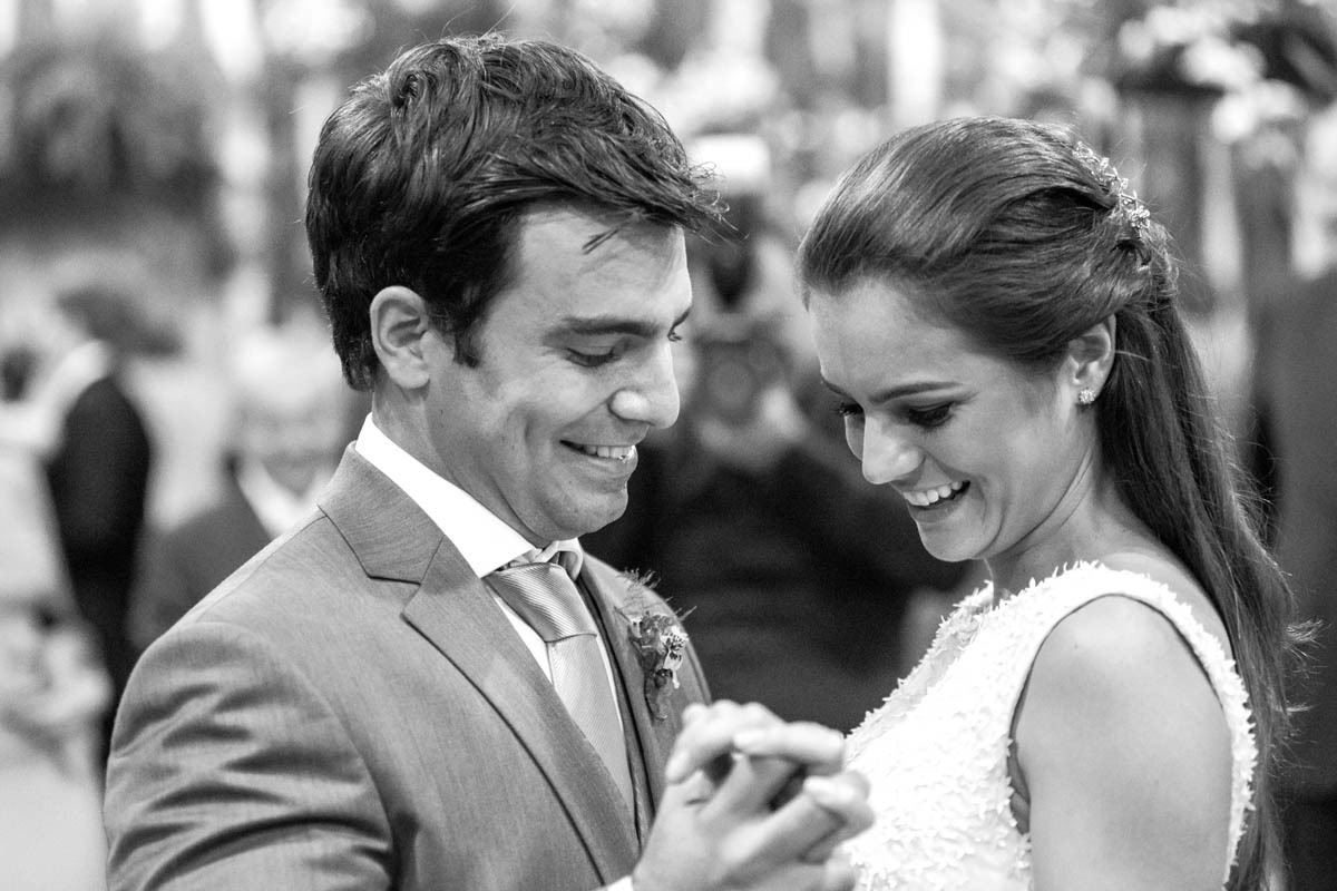 dança dos noivos em um casamento em Mococa