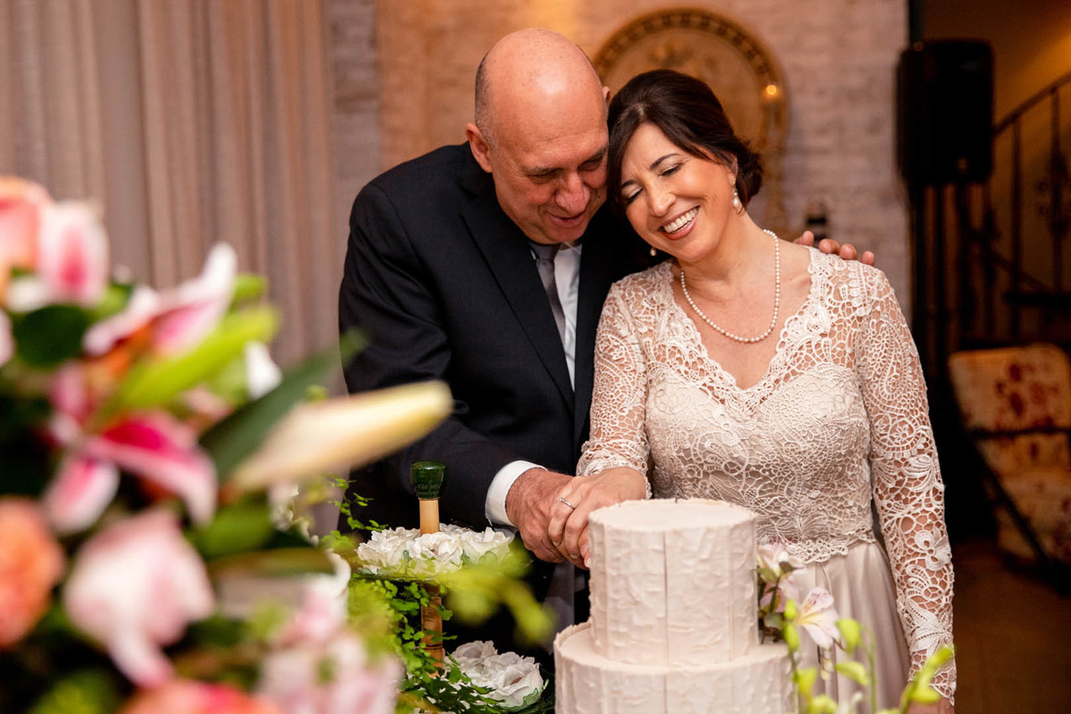 Corte do bolo Ristorante Amici