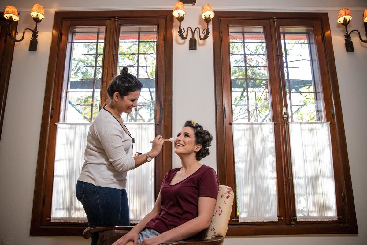 Making of noiva no ambiente interno do Amici Ristorante