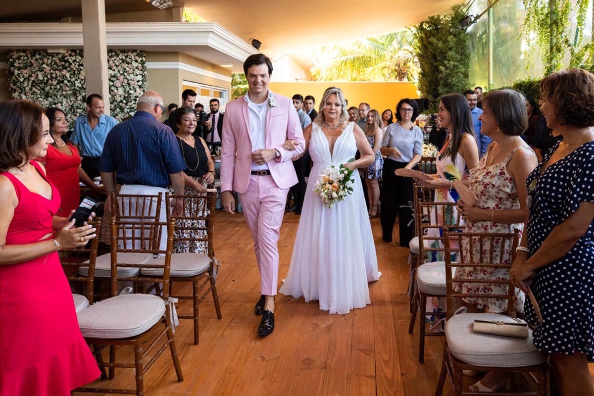 Noiva em seu casamento intimista na cidade de Ribeirão Preto - SP